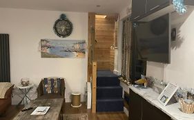 Porthcawl 2 Bedroom Self Contained House Sleeps 4